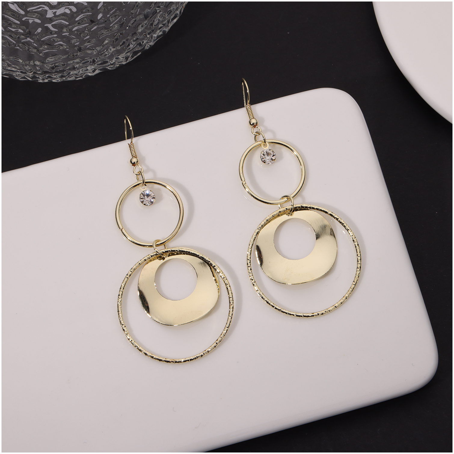 Europe, America And Africa Exaggerated Popular Earrings Circle Earrings Cross-Border Domestic Sales Foreign Trade When Meida Application Scenario