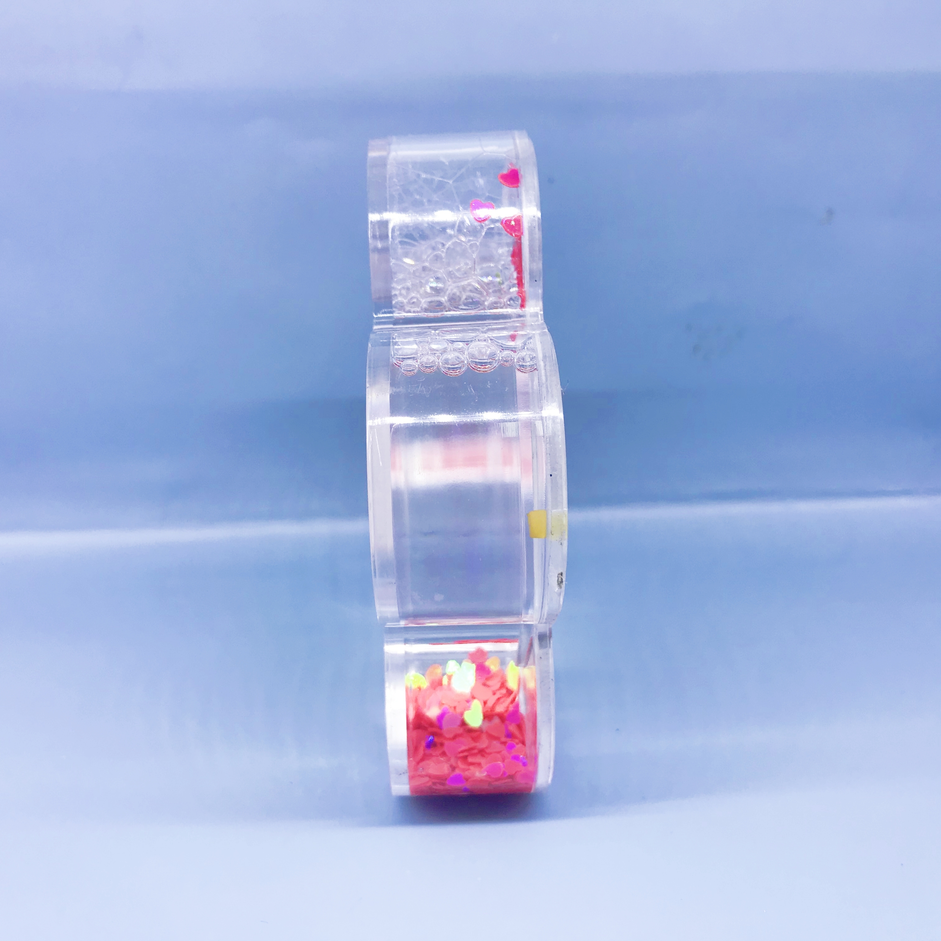 Plum blossom-shaped flowing sand water ball photo frame, interchangeable photo in water, gift, gift, souvenir, various sequins, warm decorative item, creative item, Zhehui handicrafts Application Scenario