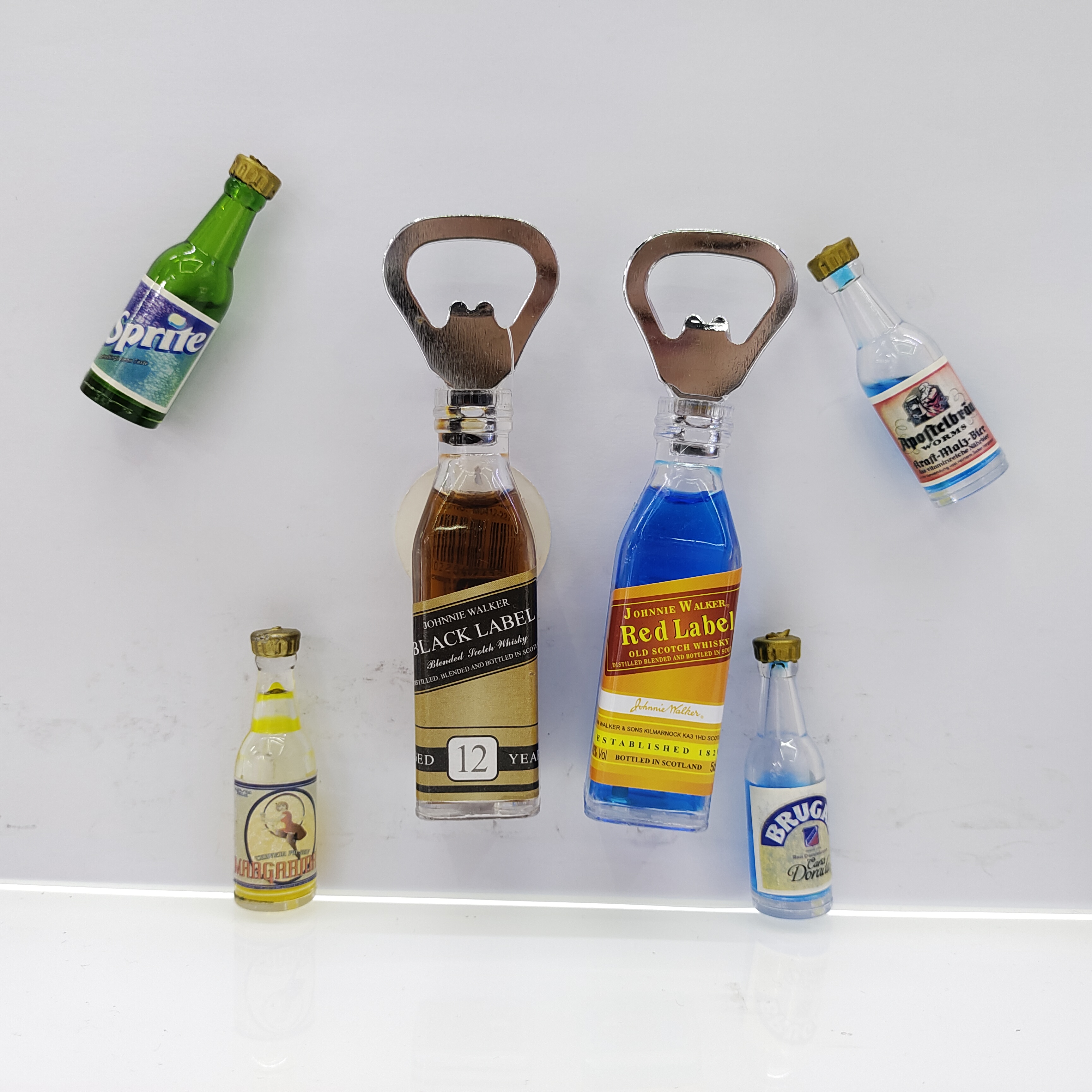Realistic wine bottle-shaped refrigerator stickers, practical bottle opener, screwdriver, bar fun decoration, refrigerator decoration, interchangeable stickers, advertising promotion event gifts, Zhehui Craft 01 Specification image