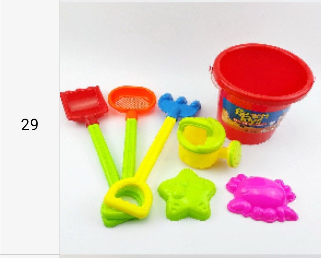 儿童塑料沙滩玩具，内配3个颜色不同铲子，2个印模，1个水壶，1个沙滩塑料桶。
