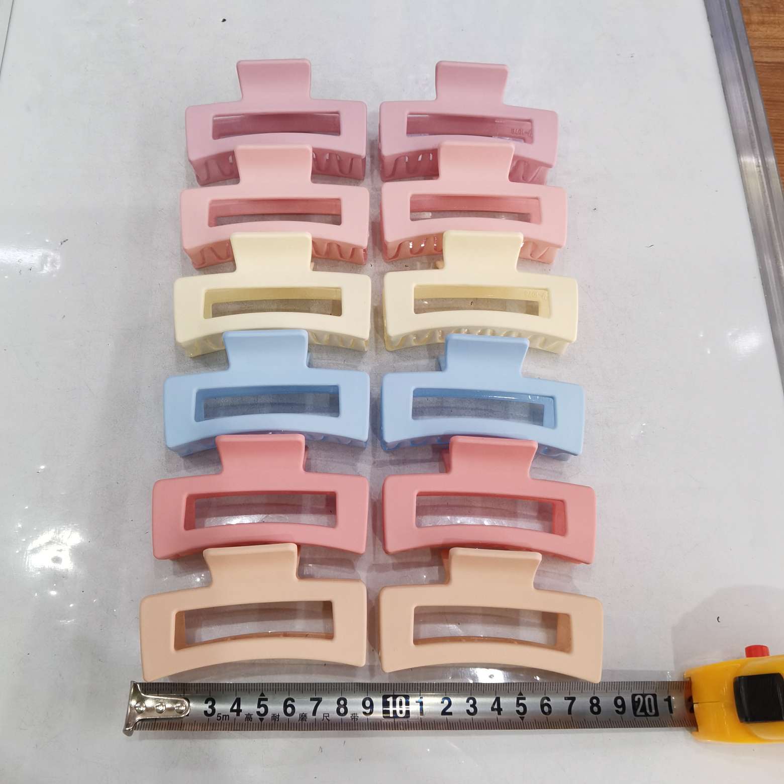 11 cm spring and summer, fresh and clean rubber candy color series new headwear hairpins, cute and simple hairpins, hairpin headwear Application Scenario