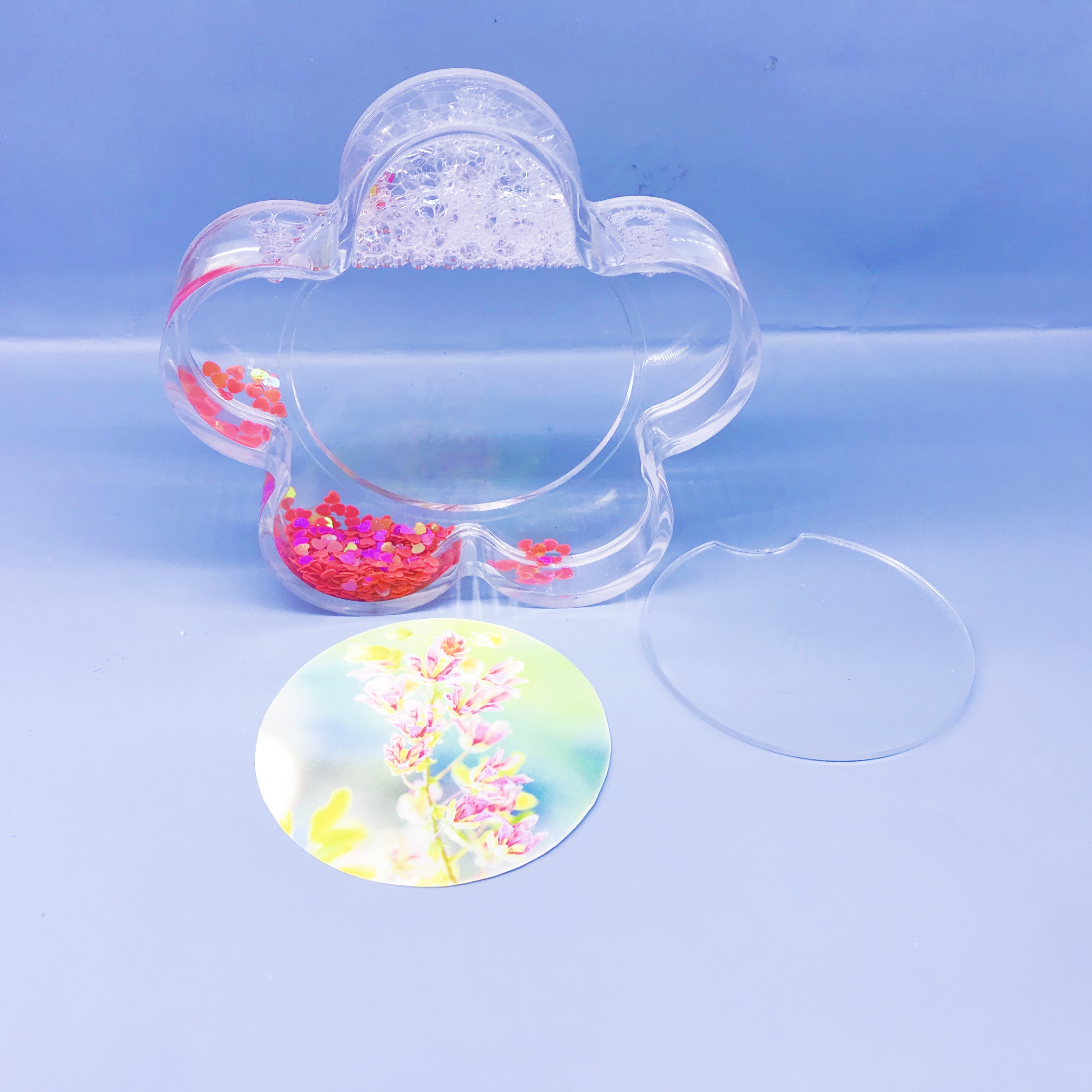 Plum blossom-shaped flowing sand water ball photo frame, interchangeable photo in water, gift, gift, souvenir, various sequins, warm decorative item, creative item, Zhehui handicrafts Item Picture