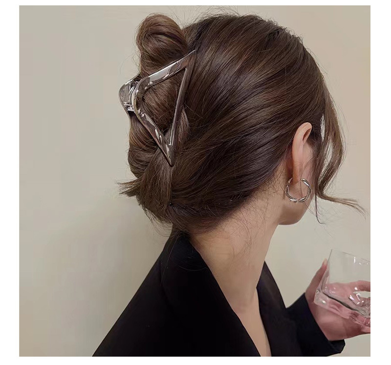 Silver metal hair clips, coiled hair clips, large hair volume, high-end feel, shark clips, Korean hair accessories, headwear, hair clips for women detail image 4