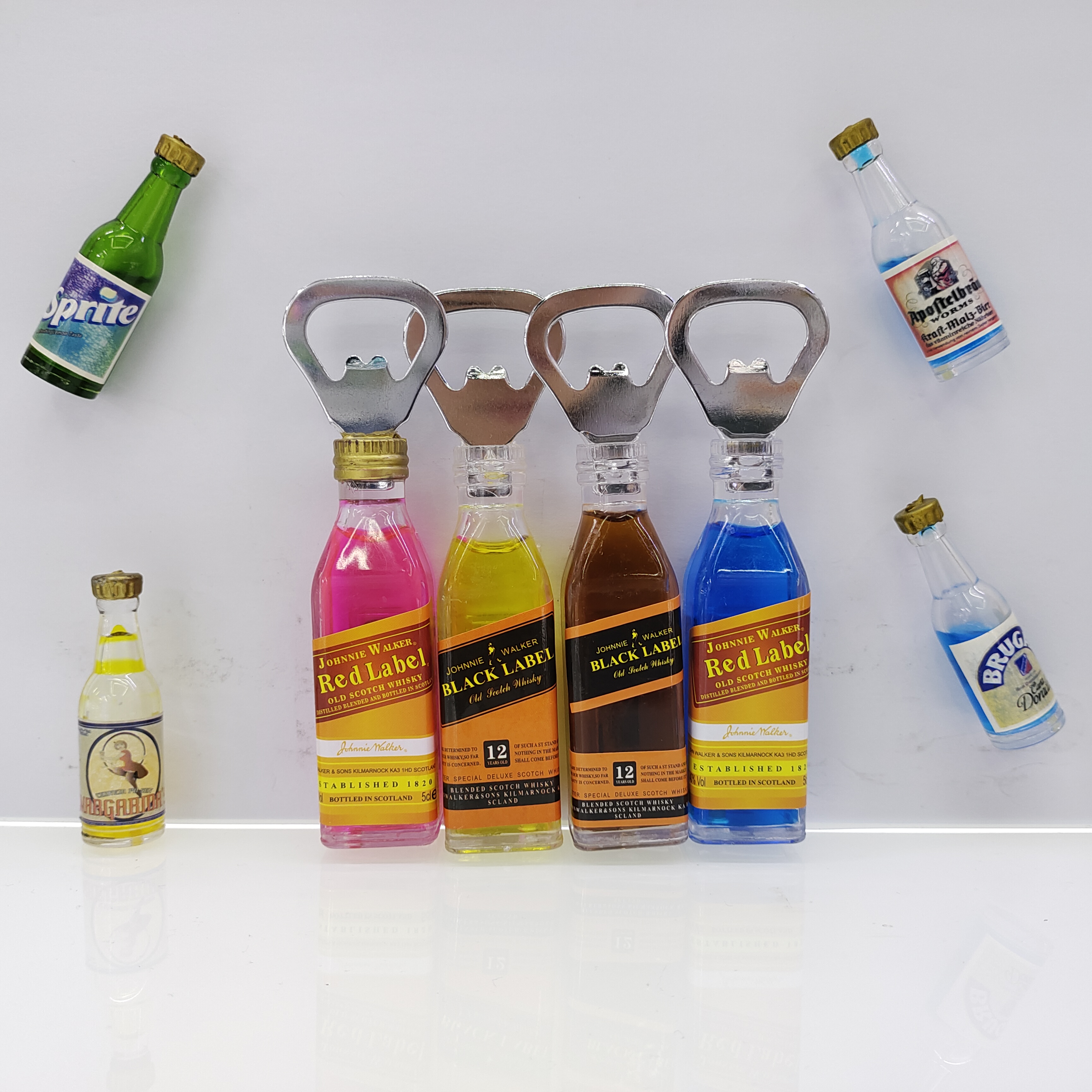 Realistic wine bottle-shaped refrigerator stickers, practical bottle opener, screwdriver, bar fun decoration, refrigerator decoration, interchangeable stickers, advertising promotion event gifts, Zhehui Craft 01 Item Picture