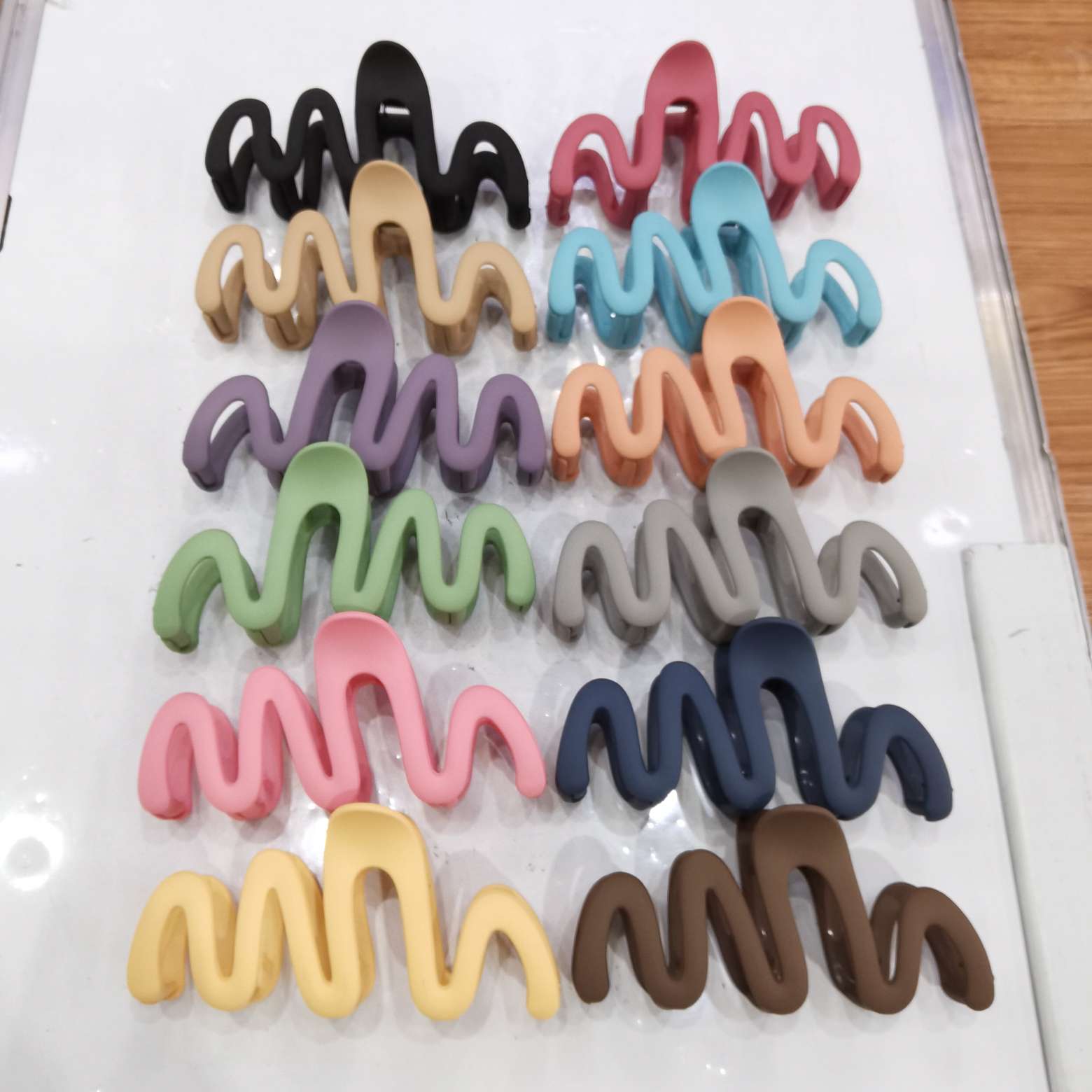 13 cm spring and summer macaron rubber with over twelve color series. Light colors for spring and summer, making hair look more prominent in photos. New hairpin headwear detail image 5