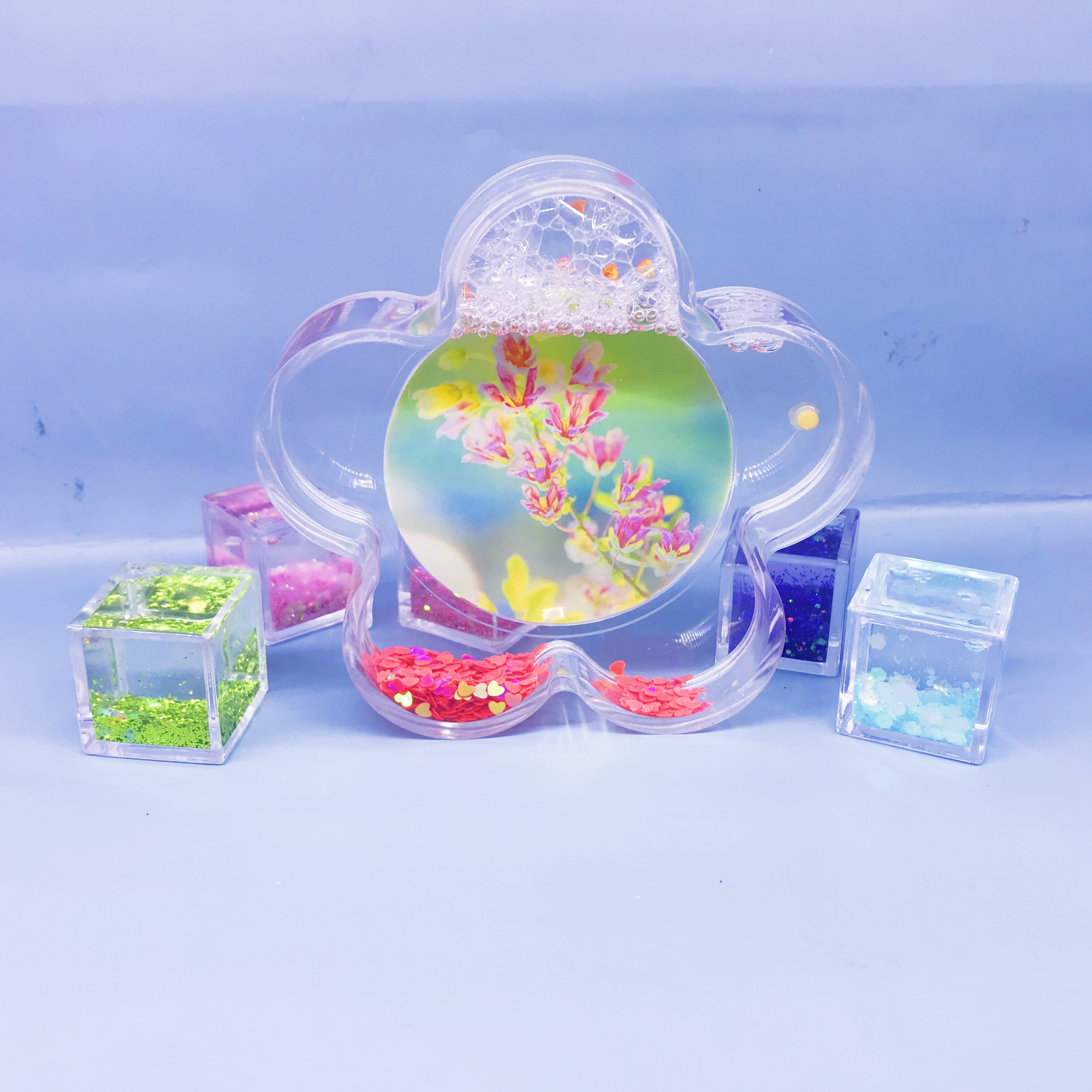 Plum blossom-shaped flowing sand water ball photo frame, interchangeable photo in water, gift, gift, souvenir, various sequins, warm decorative item, creative item, Zhehui handicrafts details Picture