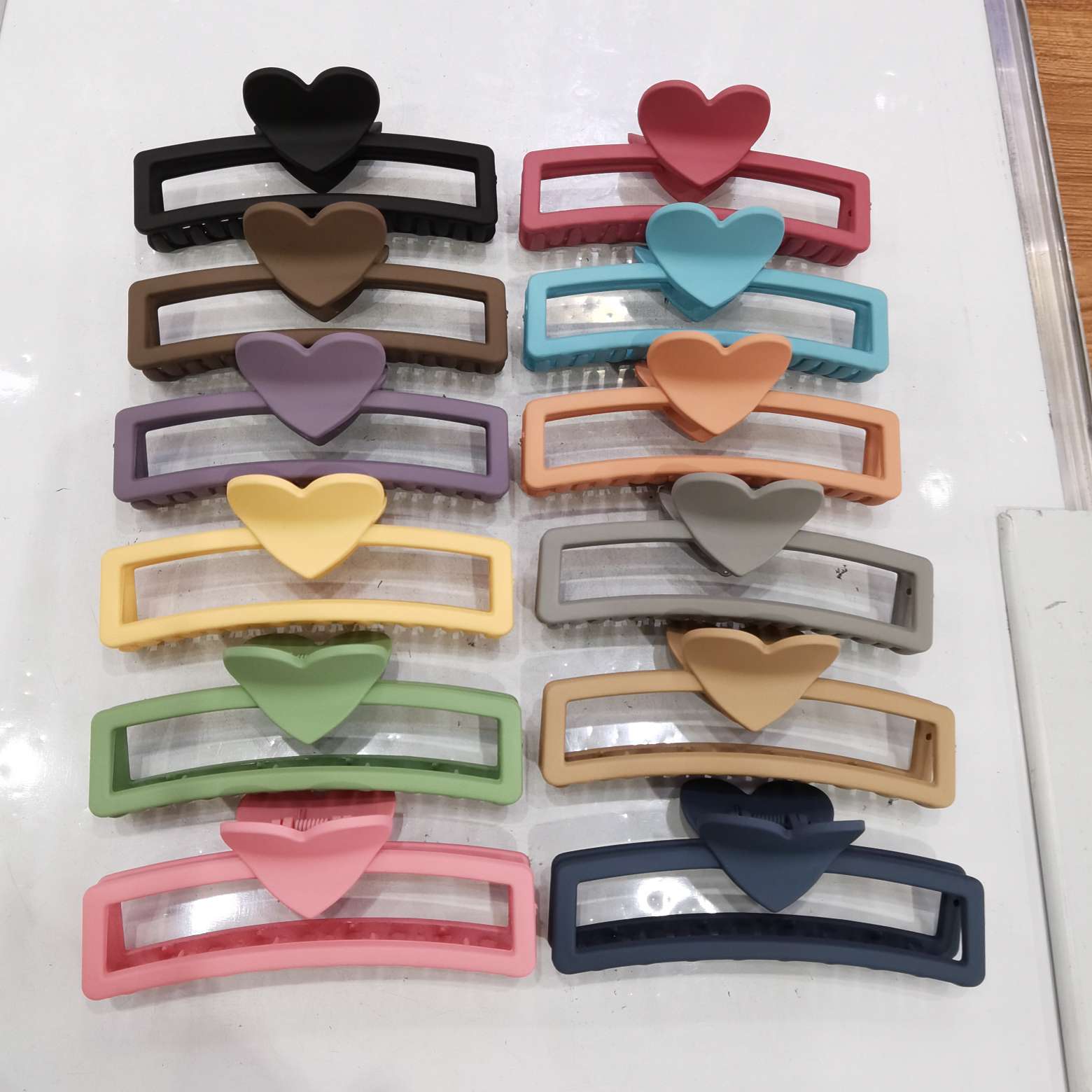 13 cm spring and summer macaron rubber with over twelve color series. Light colors for spring and summer, making hair look more prominent in photos. New hairpin headwear Item Picture