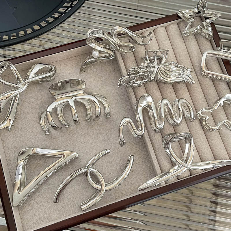 Silver metal hair clips, coiled hair clips, large hair volume, high-end feel, shark clips, Korean hair accessories, headwear, hair clips for women details Picture