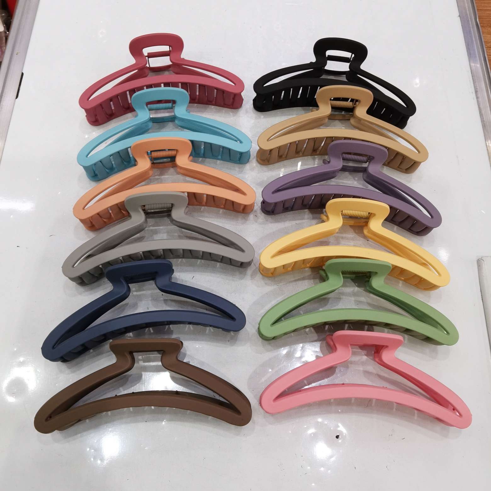 13 cm spring and summer macaron rubber with over twelve color series. Light colors for spring and summer, making hair look more prominent in photos. New hairpin headwear detail image 7