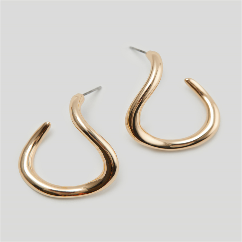 饰品/耳饰/耳钉/珍珠耳钉/无骨耳环白底实物图