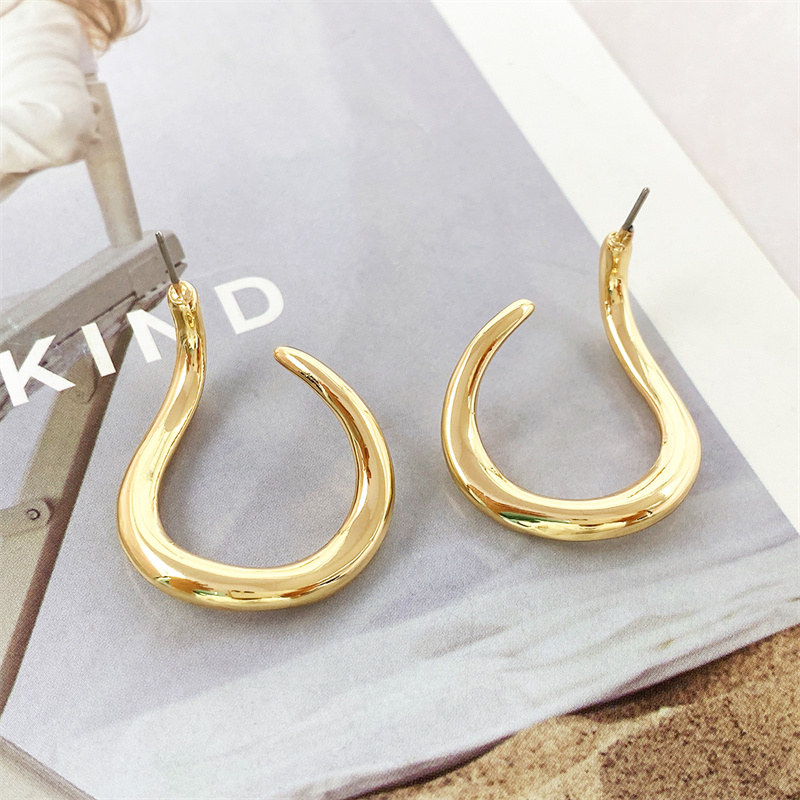 饰品/耳饰/耳钉/珍珠耳钉/无骨耳环产品图