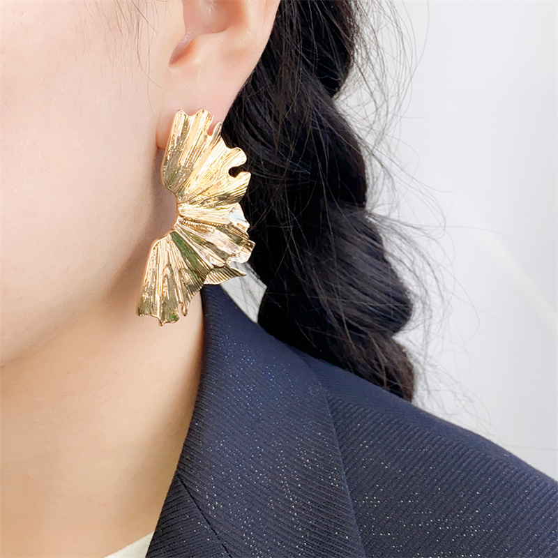 饰品/耳饰/耳钉/珍珠耳钉/无骨耳环产品图