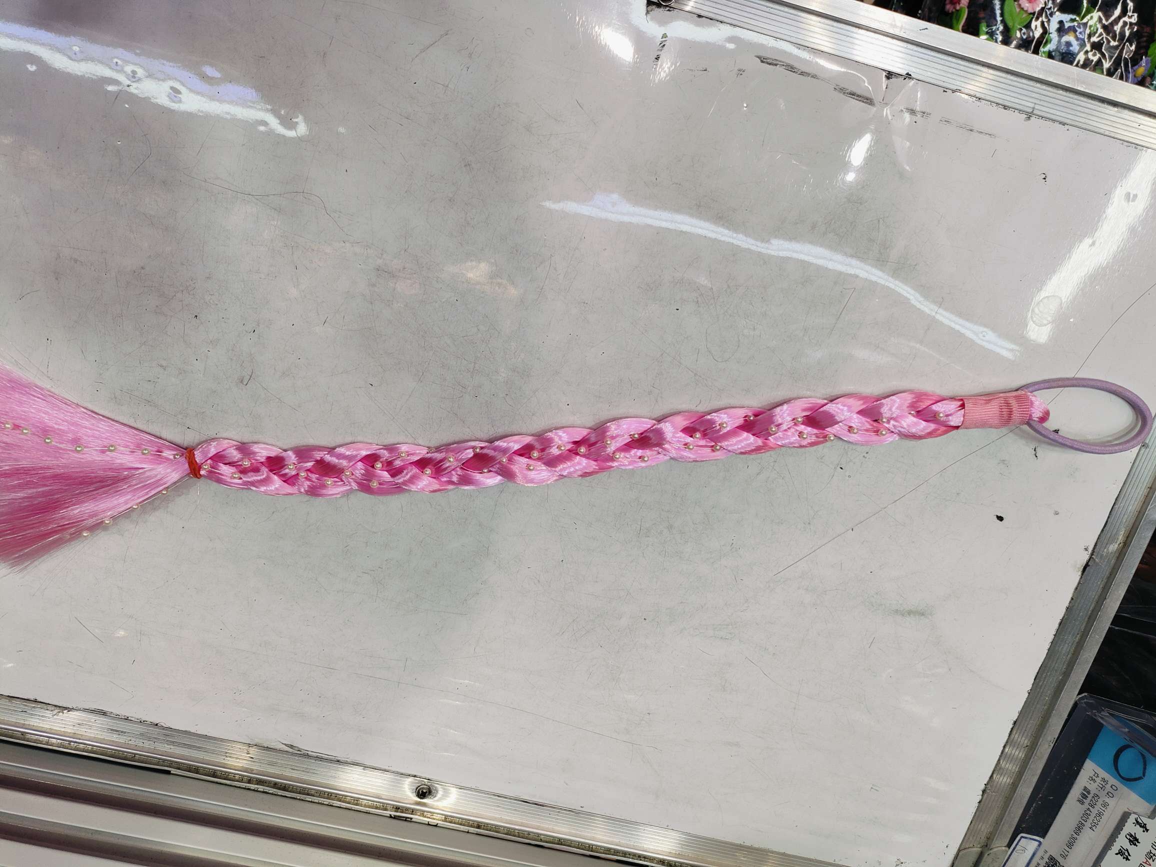 The integrated design of the headwear, hairpin, hair band and hair tie is fashionable and simple
