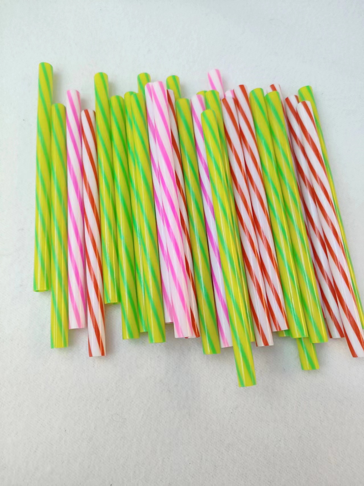 Rotating colored windmill poles, available windmill wheels, and colored rotating accessories Item Picture