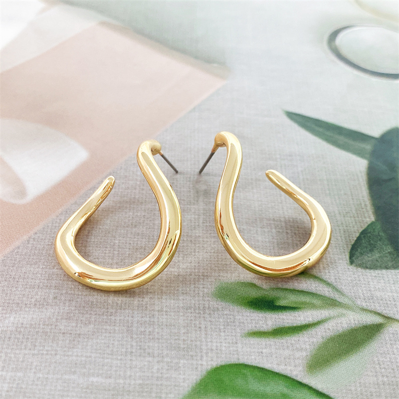 饰品/耳饰/耳钉/珍珠耳钉/无骨耳环细节图