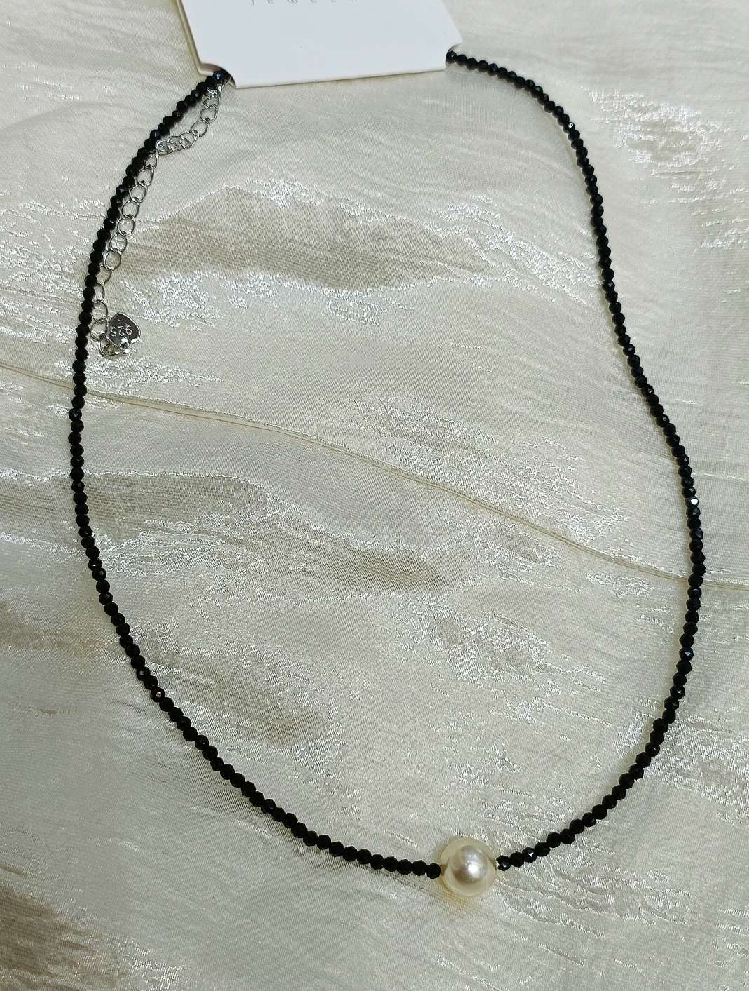 Pearl crystal necklace collarbone chain, light luxury and fashionable design accessory necklace, pearl necklace accessory details Picture