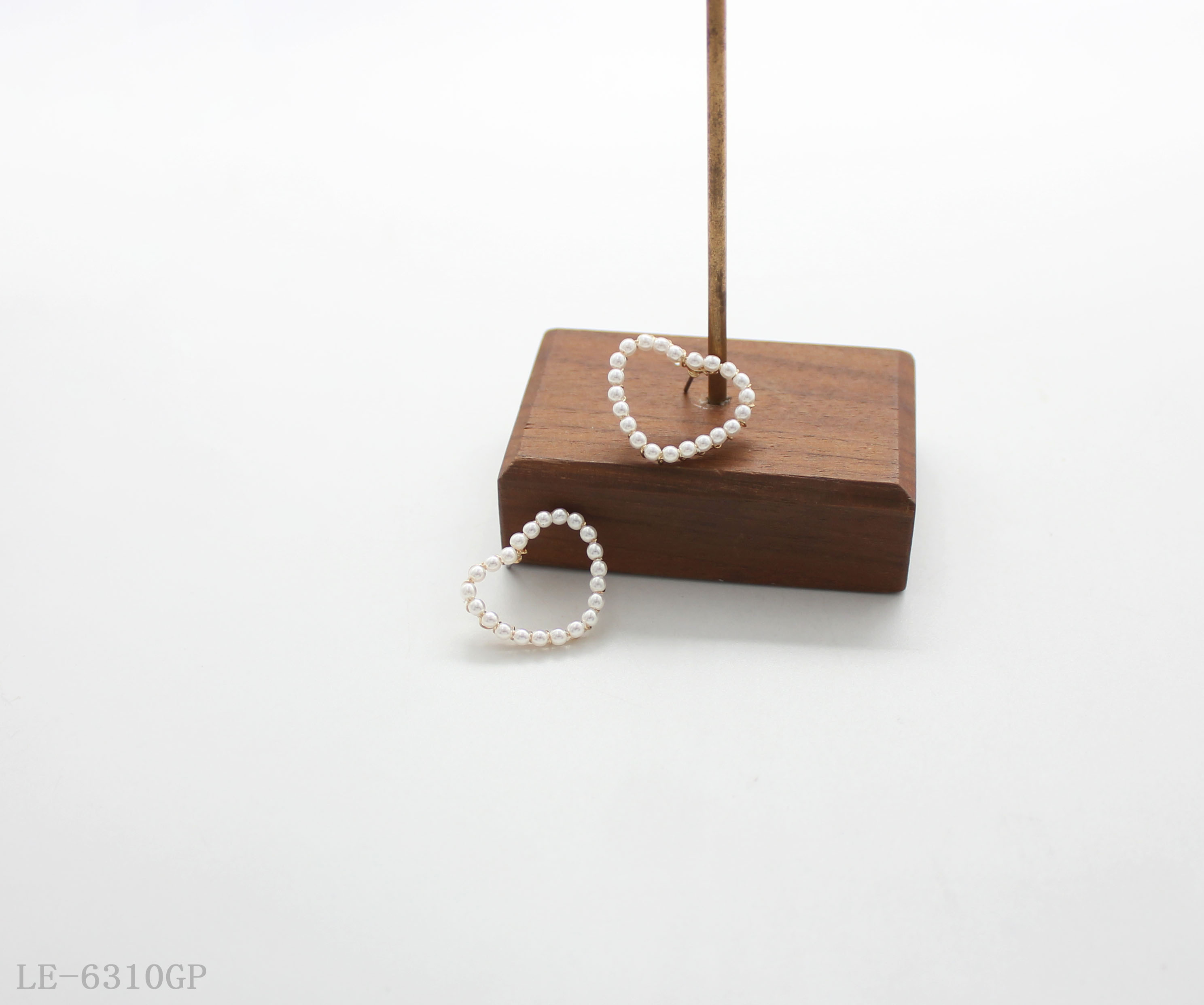 欧美金属桃心耳钉