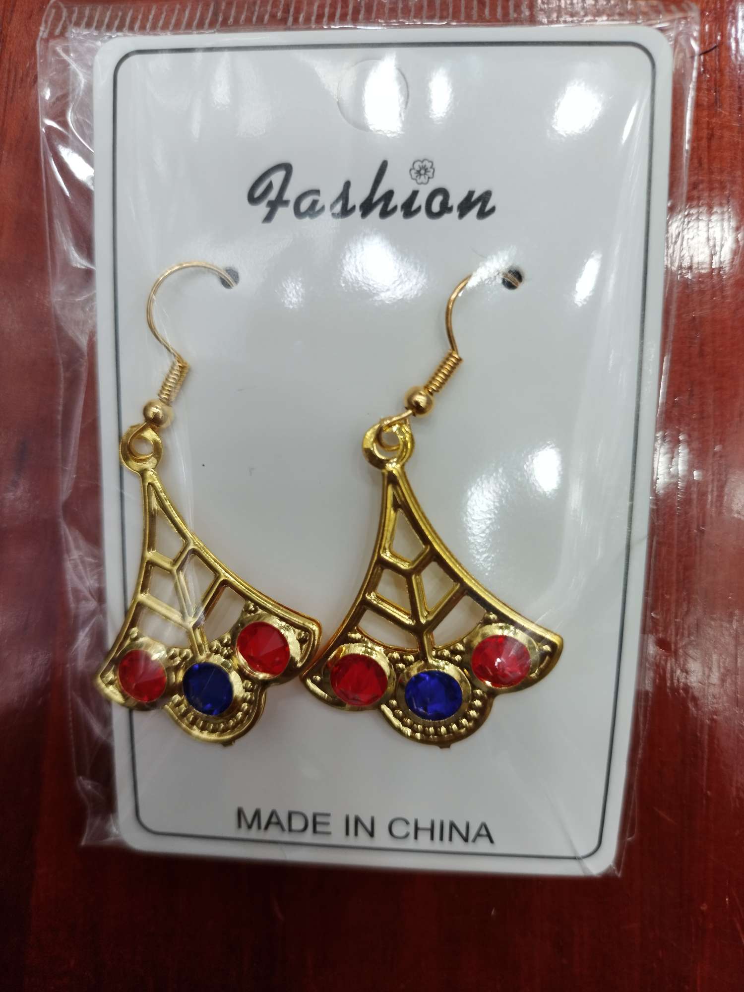 耳环耳饰 精致饰品女士优雅耳饰 时尚耳环靓丽装饰品 耳环饰品