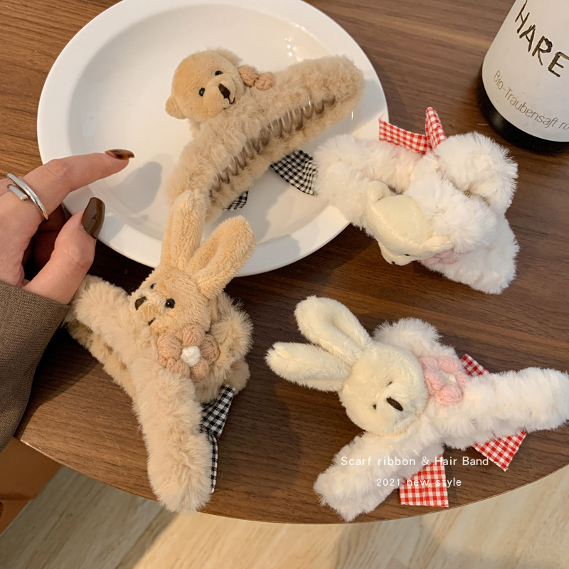 Cute plush hairpin, large female hair clip, hair clip, shark clip headwear, back of the head, autumn and winter Internet celebrity