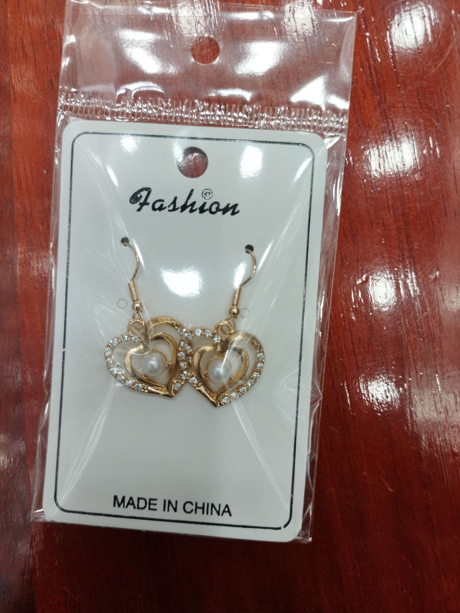 耳环耳饰 高级感饰品 简约时尚耳饰品 精致耳环礼物女士