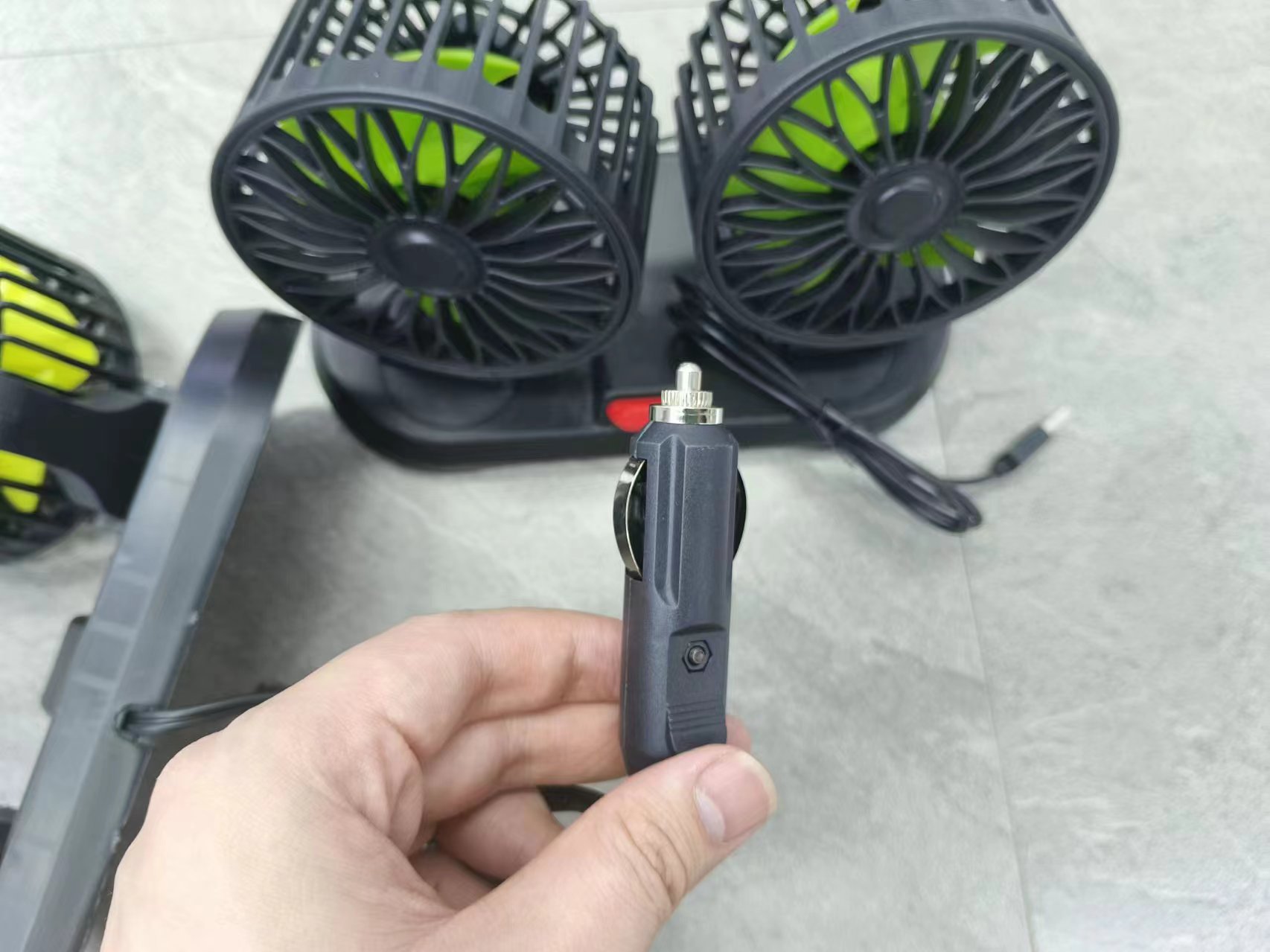 Car fan 24V big truck 12V car general dual-head fan package car cooling large wind electric fan Specification drawing