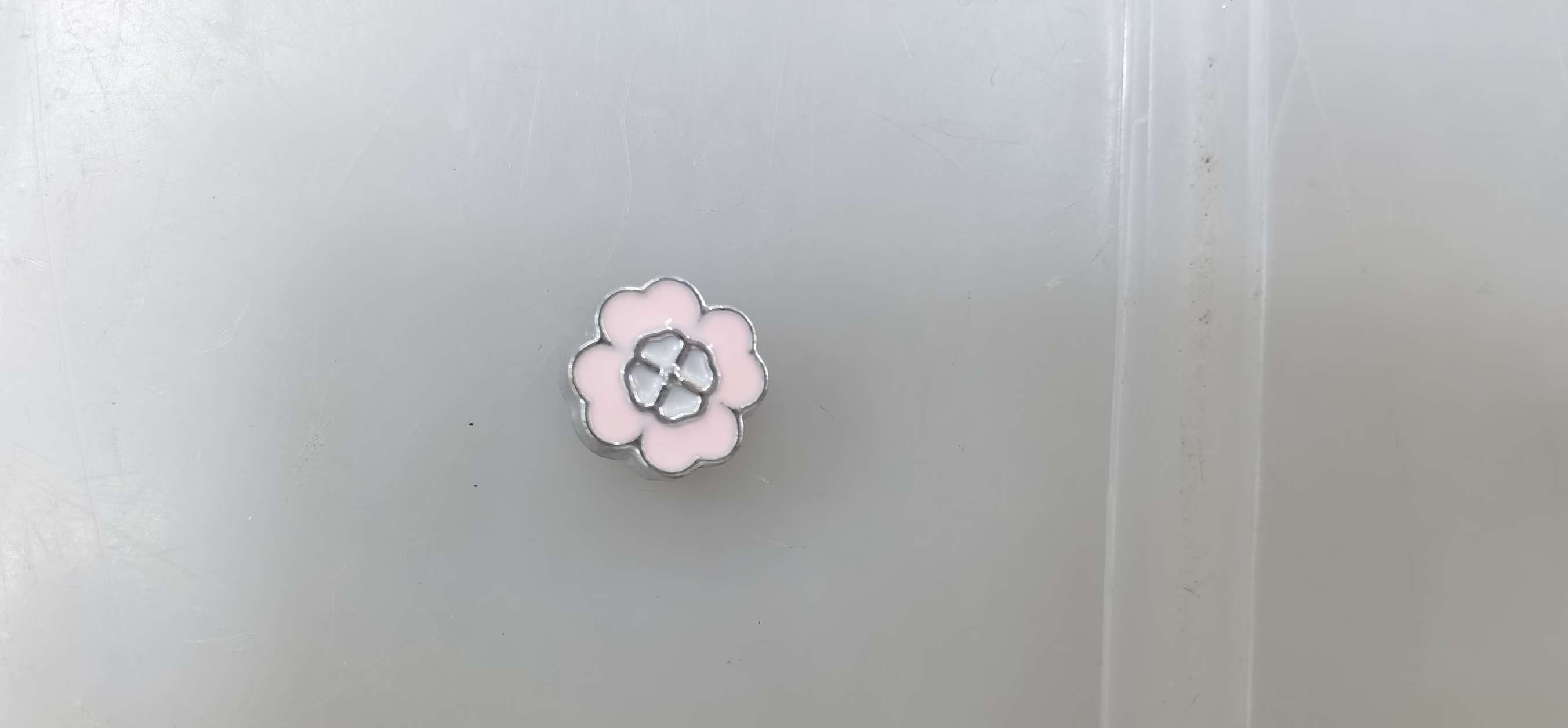 双拼色花朵四叶花保色大孔珠uv保色效果不褪色