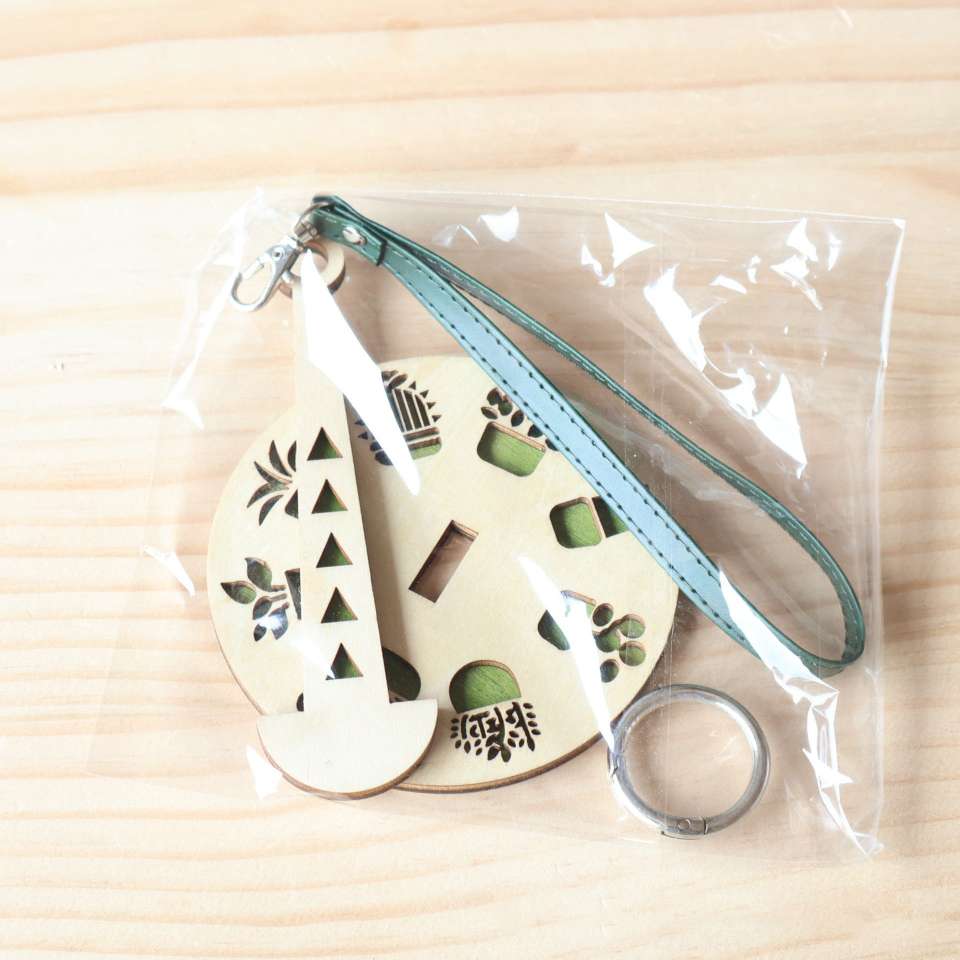 DIY Yarn stringer Amazon Portable Wrist Yarn Holder wooden portable Wrist yarn stand wooden products detail image 14