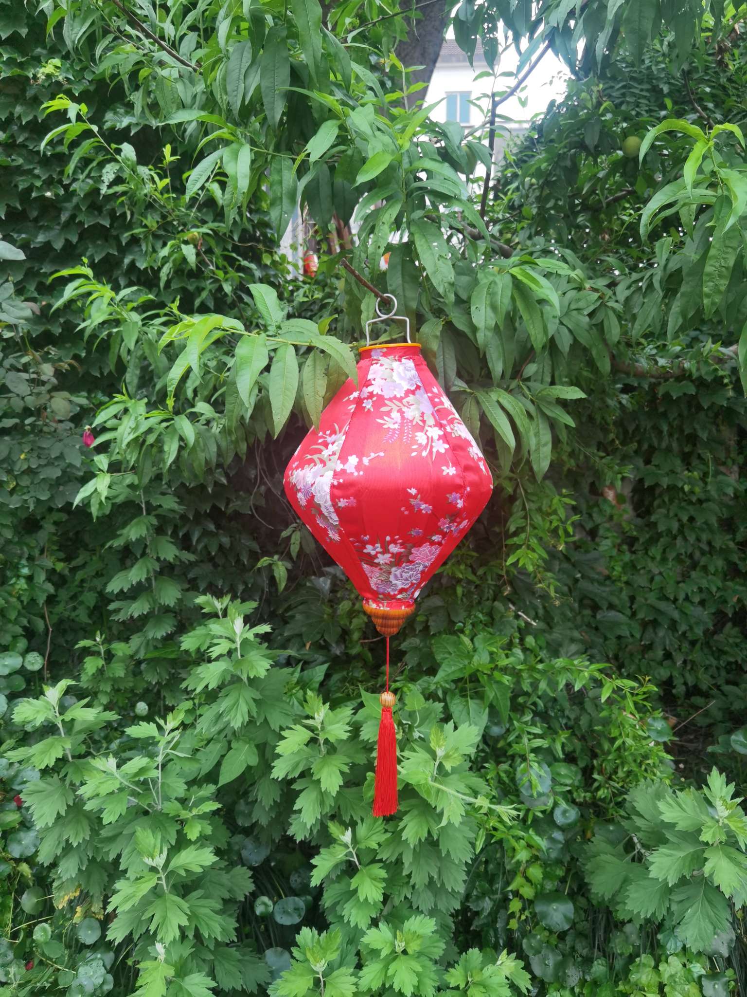 Intangible cultural heritage rotating lanterns, wedding supplies, small lanterns, flocked street stalls, popular office and festival decorations, lantern creative gifts, suitable for tourist attractions, decoration, ancient towns and streets, large quantities offer better prices