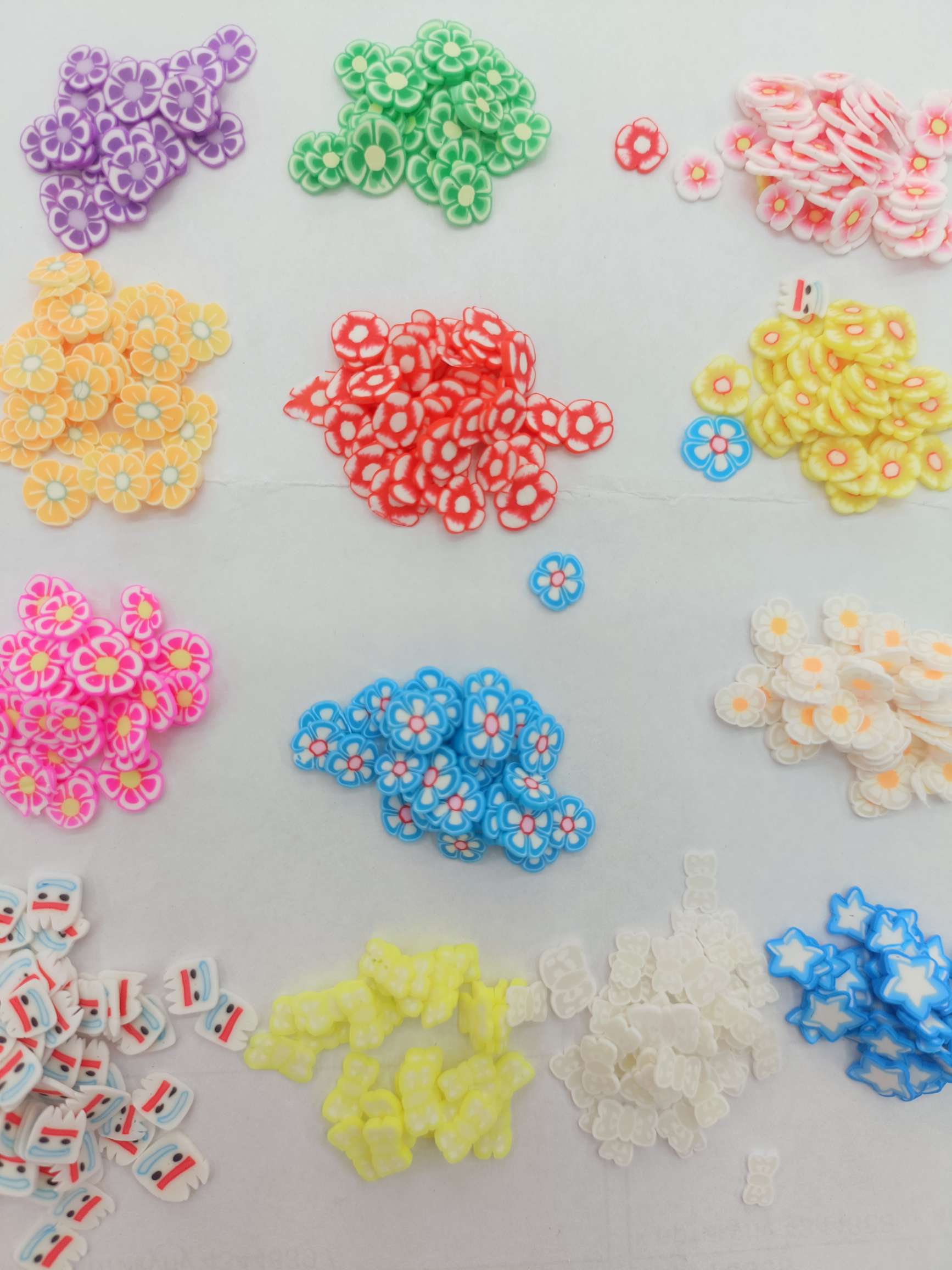 Soft clay plum blossom 5mm accessories, handicrafts, decorative accessories, ornaments, sequins, DIY sequins for early childhood education, 500g per pack details Picture