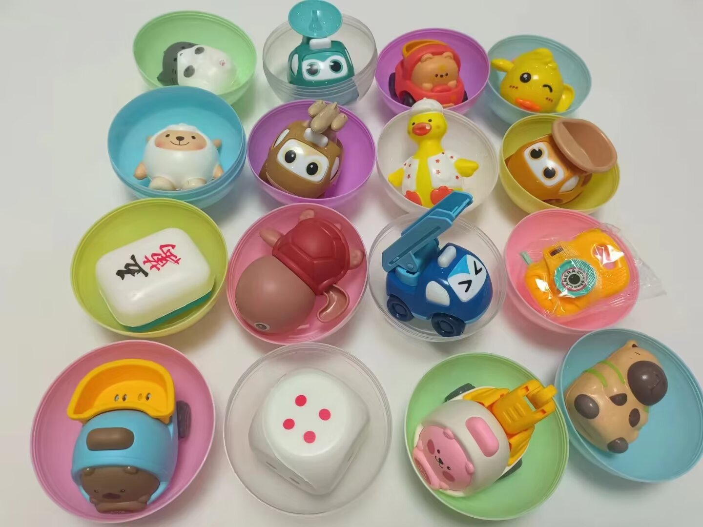 10CM蛋壳加玩具幼儿园轰动礼品赠品