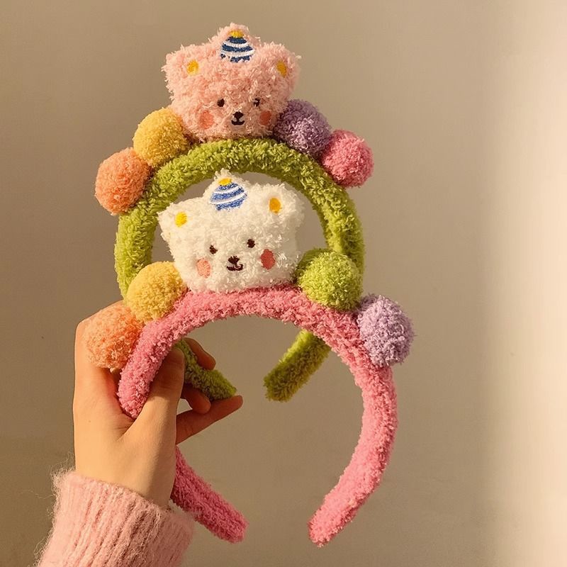 Cute little bear hair band, autumn and winter plush face-washing headband, super cute colorful cartoon headwear, versatile hair clip for girls detail image 3