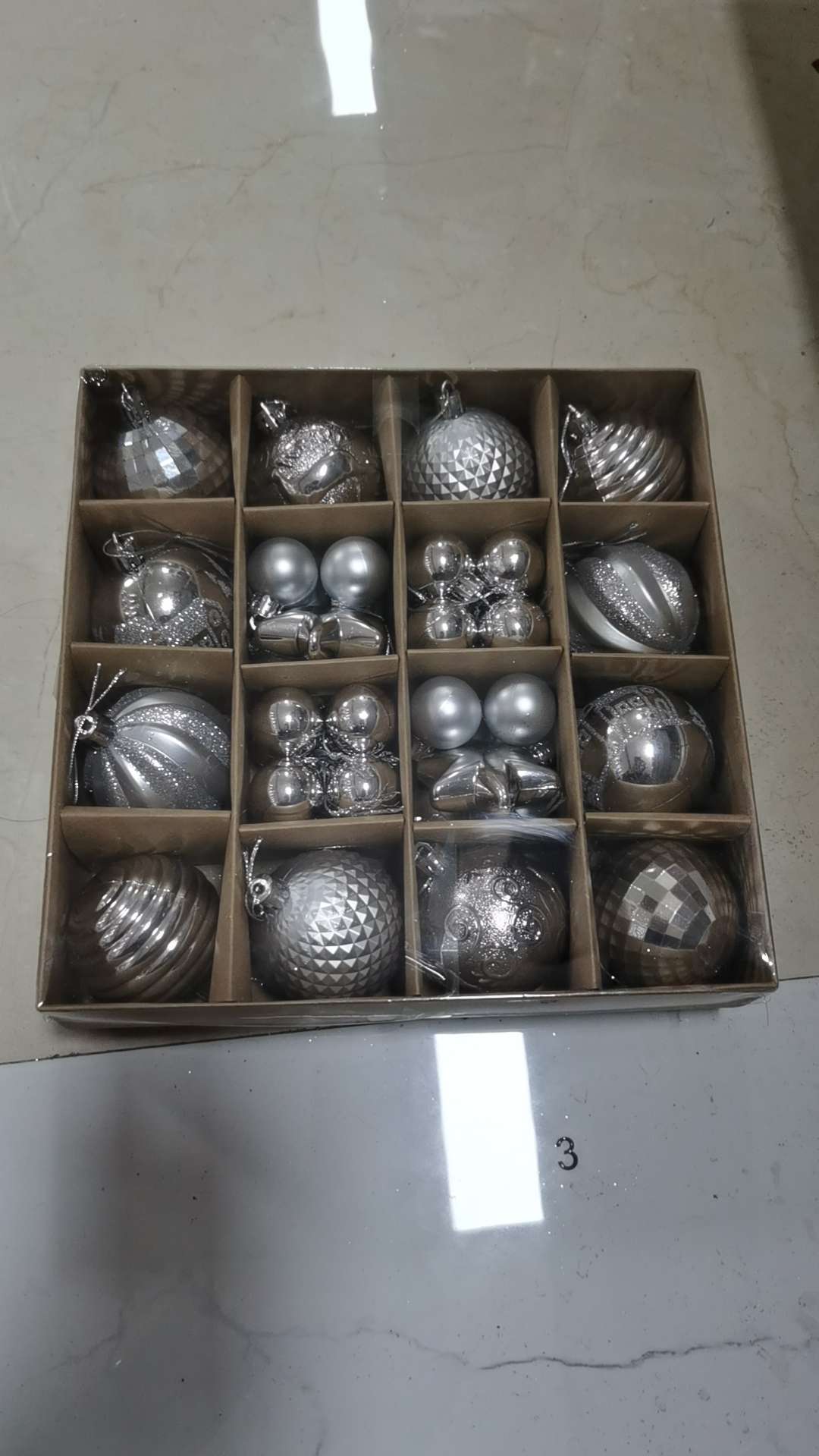 Christmas balls, new styles in multiple boxes, with a variety of colors and styles that can be mixed and packaged. Customized sizes and packaging are available. Christmas, gold powder Christmas products DC9155-5, festive decoration for Christmas detail image 2