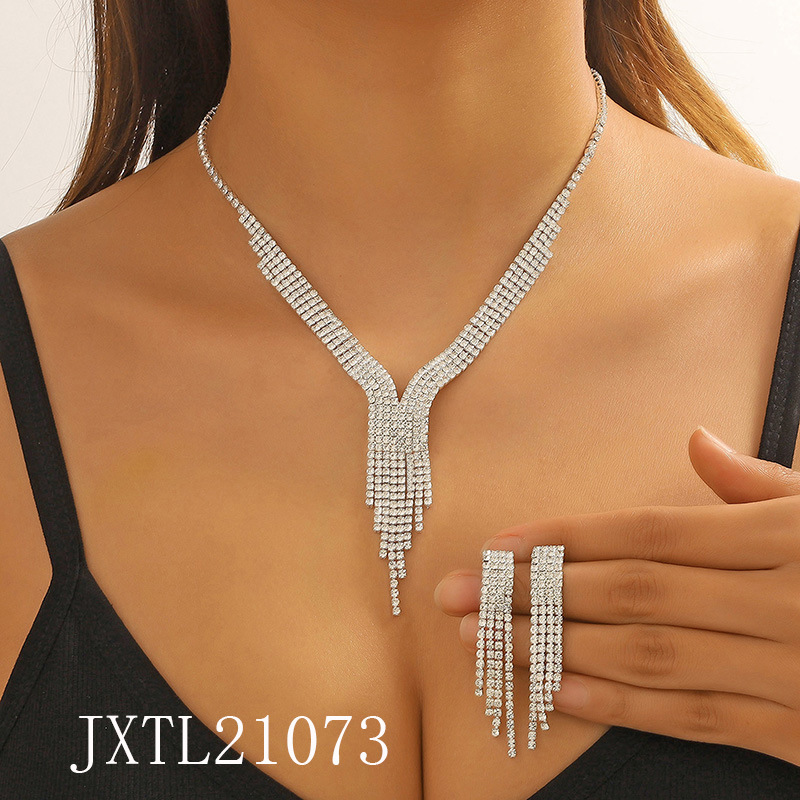 European and American retro full diamond tassel collarbone necklace, earring set, claw chain, water diamond, simple dress, versatile necklace for women details Picture
