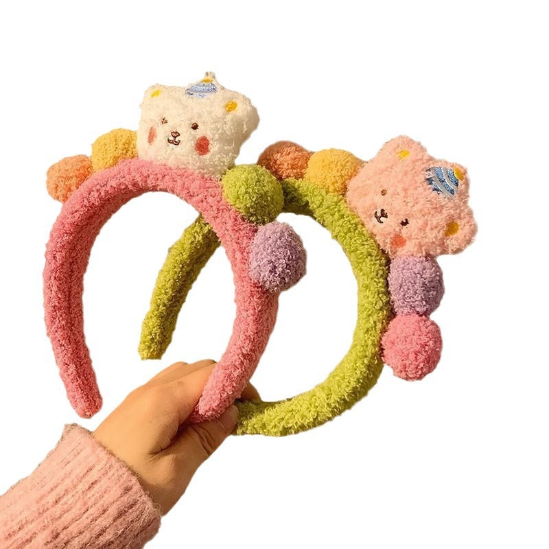 Cute little bear hair band, autumn and winter plush face-washing headband, super cute colorful cartoon headwear, versatile hair clip for girls Item Picture
