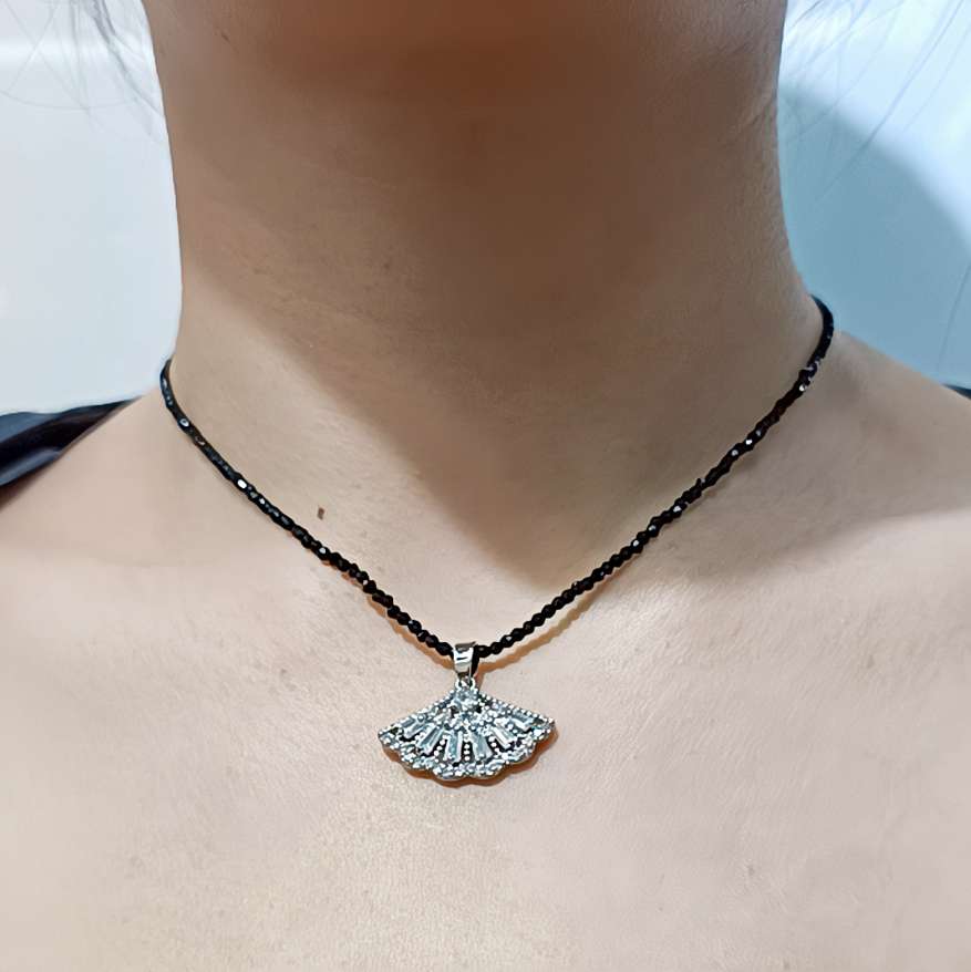 水晶扇形锆石锁骨链轻奢大众时尚设计女饰品项链项链饰品铜微镶
