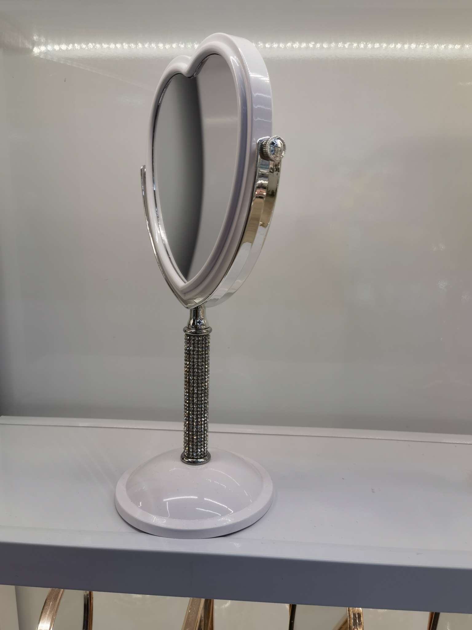 心形化妆镜台式镜双面放大镜子化妆镜白底实物图