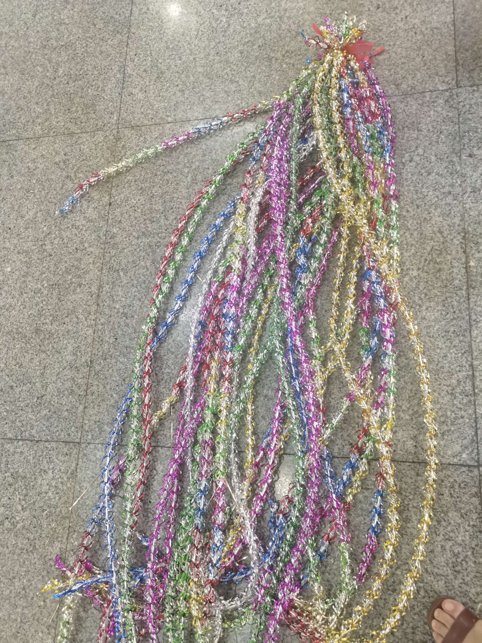 专业生产彩条，拉花，雨丝帘，加油棒
