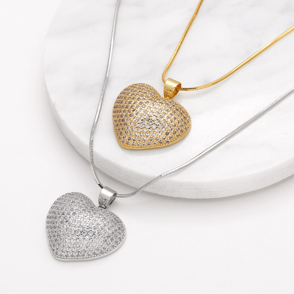 Cross-border heart-shaped pendant necklace for women, copper plated with real gold and full zirconium collarbone chain detail image 2