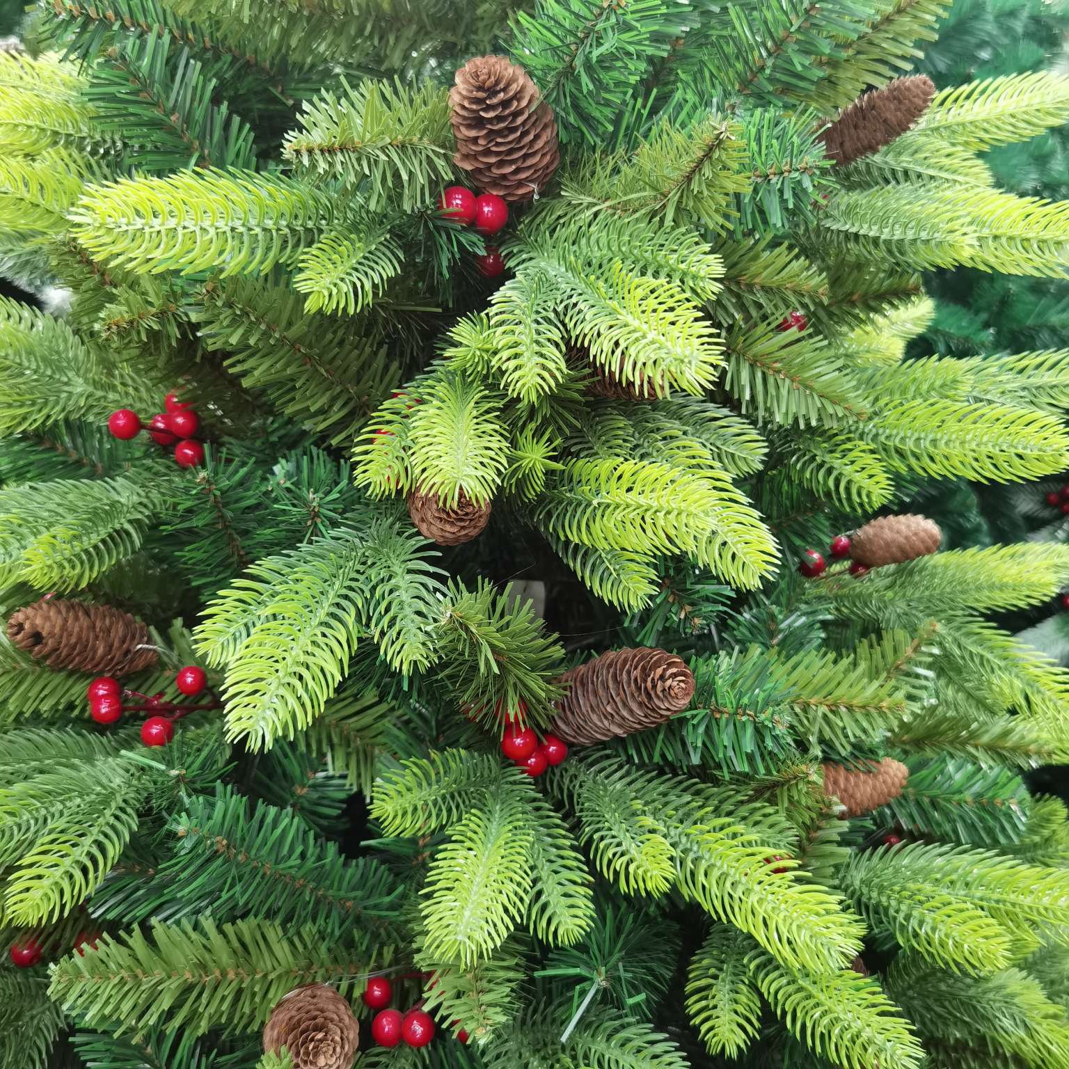 Factory direct sales of various specifications of mixed PE trees, PVC Christmas trees, high-end festival gifts, office cultural supplies, Christmas decorations, environmentally friendly and durable, Christmas-specific trees detail image 5