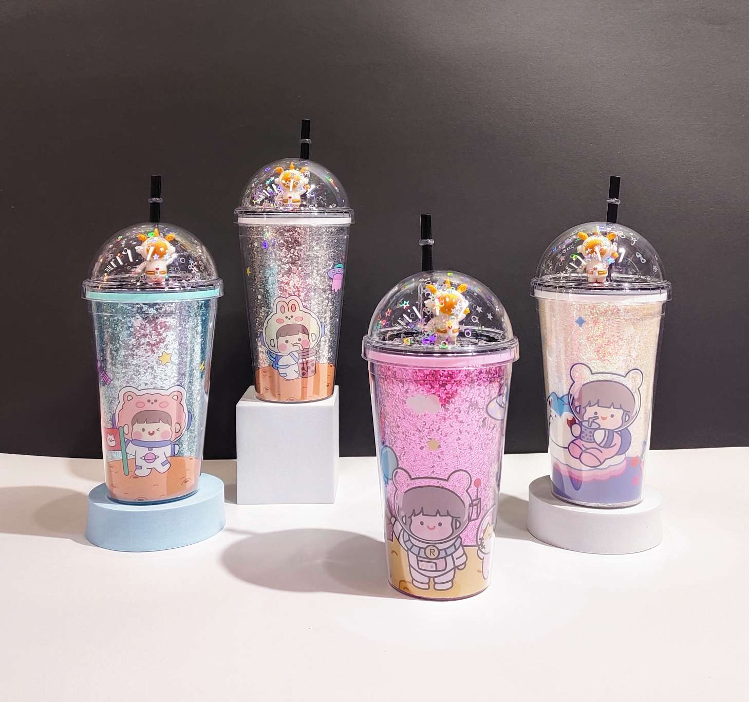 星际漫游双层吸管杯创意礼品宇航员塑料杯子学生夏季简约水杯细节图