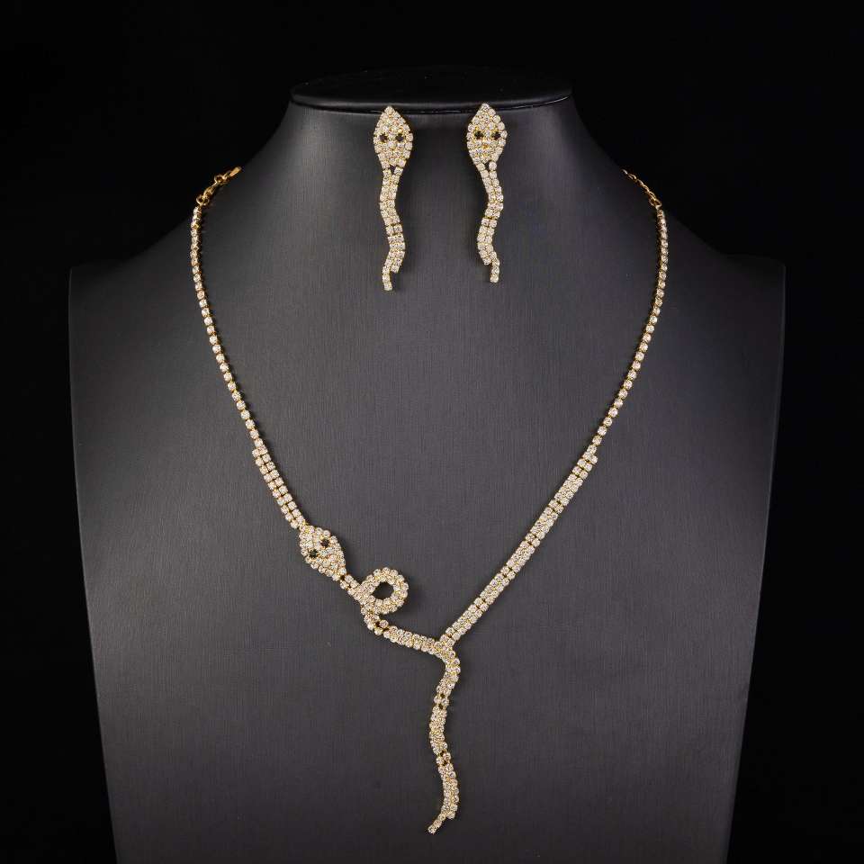 2024 New European and American bestseller Golden snake-shaped creative necklace with feminine and exaggerated design snake earrings jewelry set