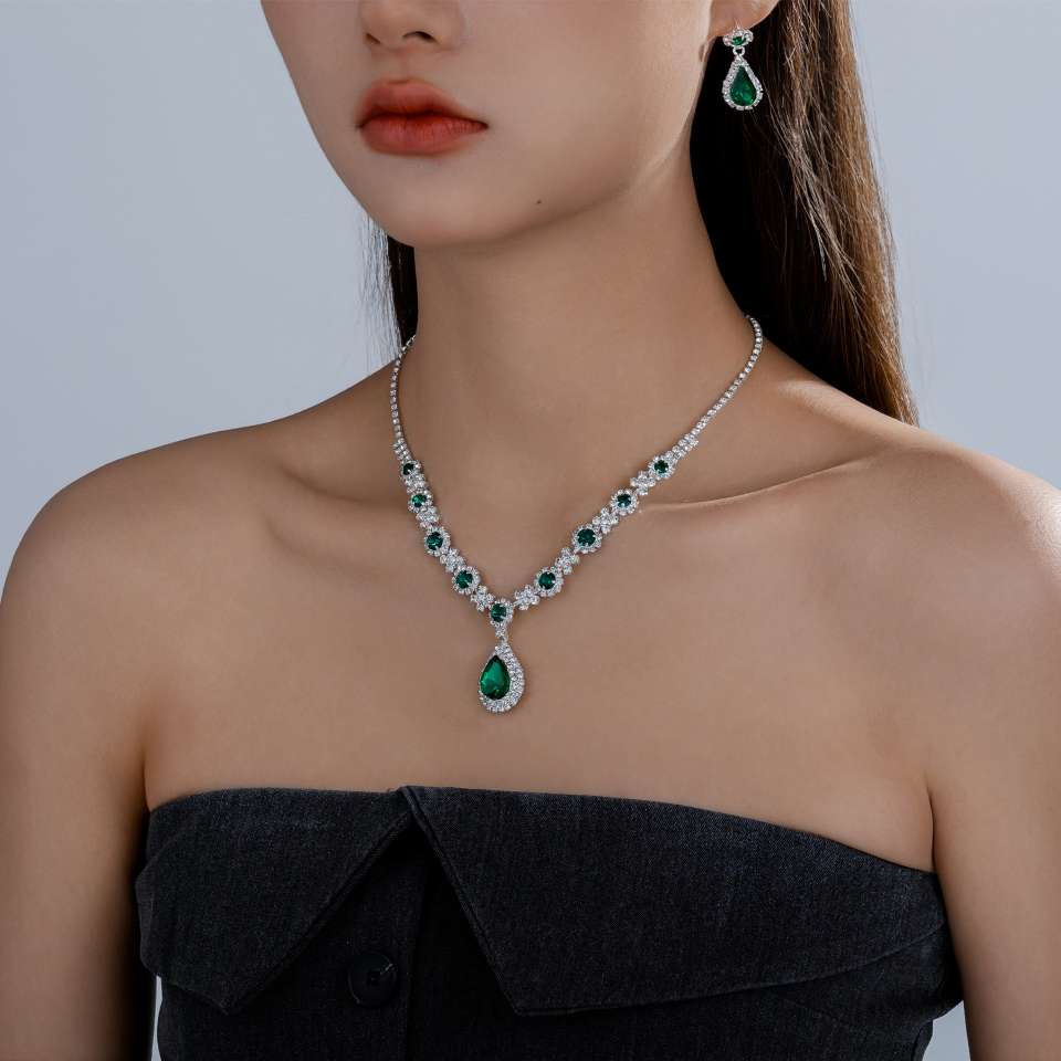 European and American jewelry sets, earrings, pendants, rhinestones, necklaces, women's accessories, royal blue water drop fashion bridal accessories wholesale detail image 7