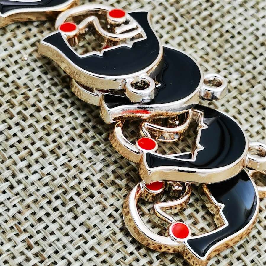 Korean diy accessory rose gold oil-dripping girl head pendant, bracelet, necklace, pendant wholesale bracelet jewelry details Picture