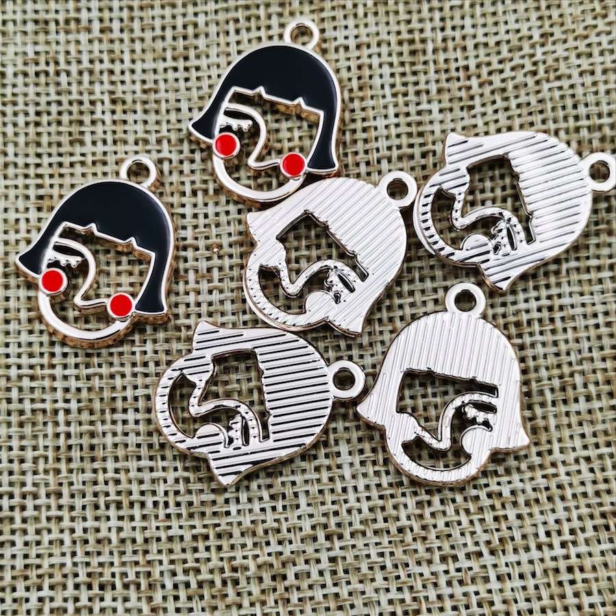 Korean diy accessory rose gold oil-dripping girl head pendant, bracelet, necklace, pendant wholesale bracelet jewelry detail image 3