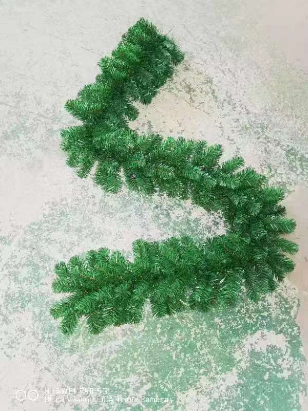 厂家直销，藤条  PVC圣诞树 办公室文化节日用品 圣诞树礼品 节日装饰 圣诞节气氛布置  圣诞树
