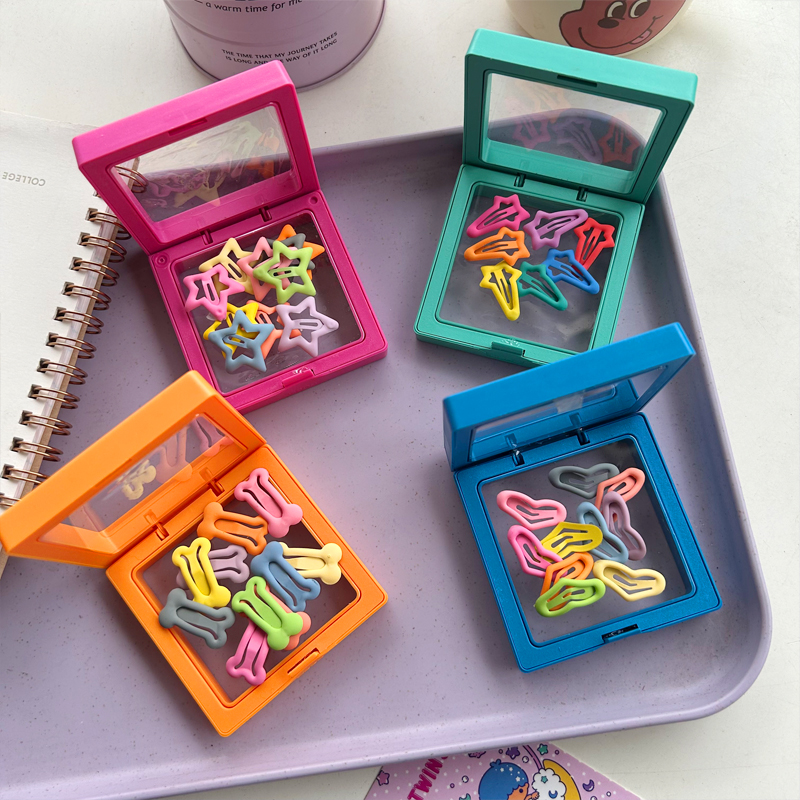 Dog hair clips, mini bone bb clips, star heart clips, candy color, high appearance level, bangs clips, hair accessories, head accessories, hair accessory box Application Scenario