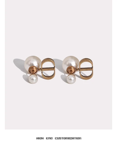 Letters Light Luxury Unique Earrings 2024 New Explosive Retro Pearl Earrings For Women Senior Sense