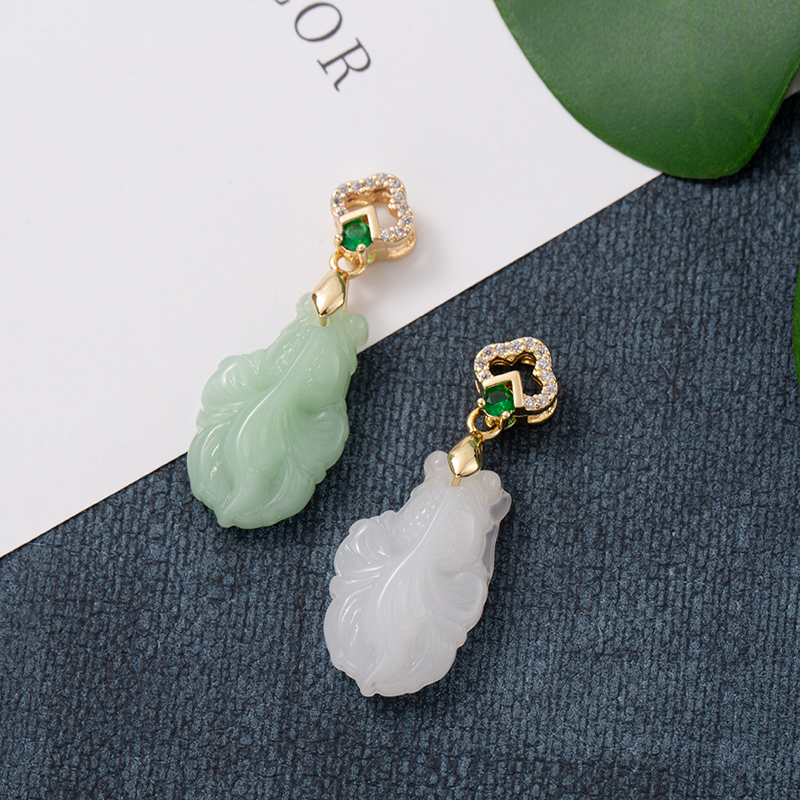 Imitation jade animal fish pendant, real gold color-preserving electroplated pendant accessory necklace, Chinese style and national trend Application Scenario