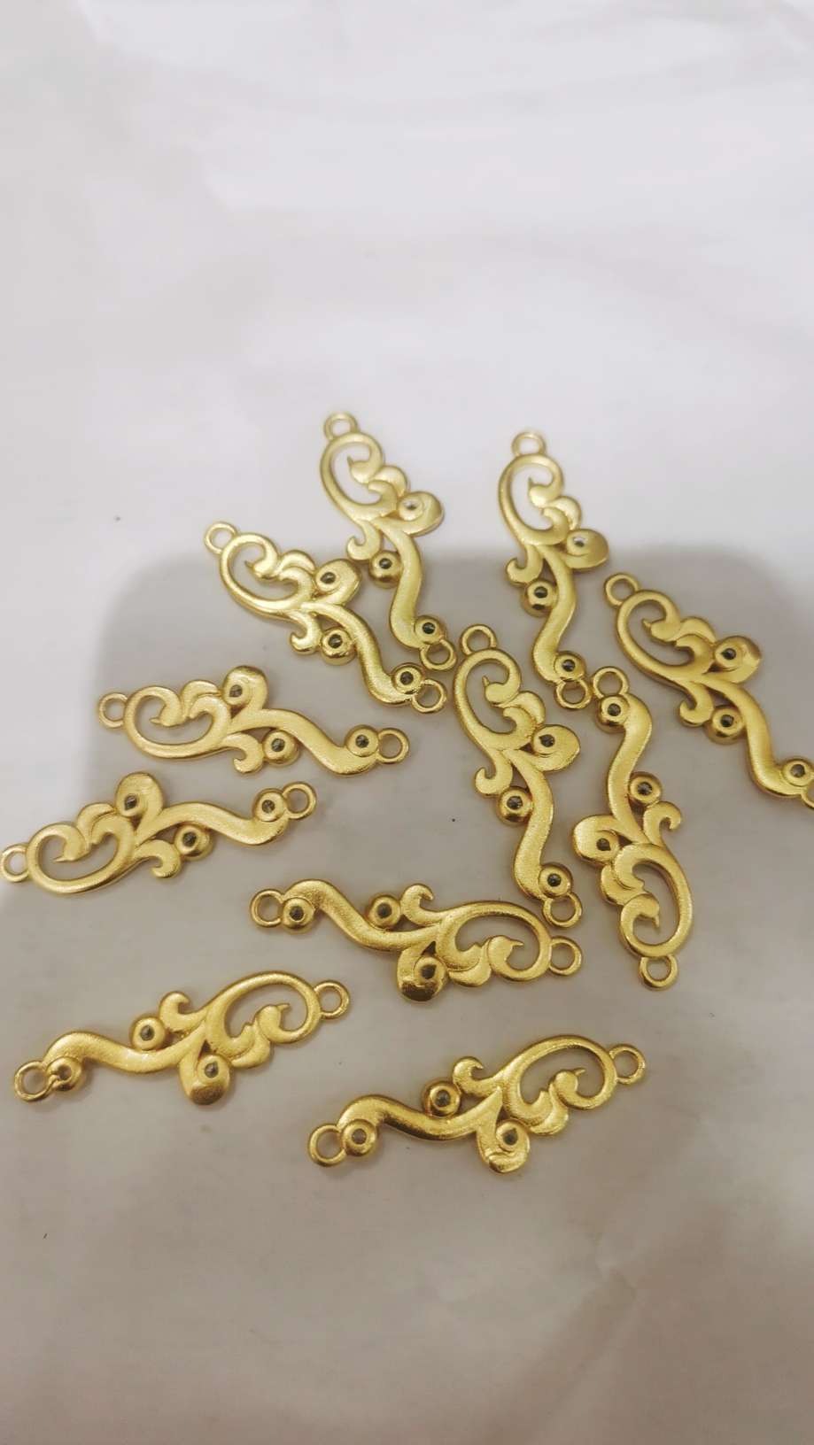 Oil drip leaves for jewelry accessories