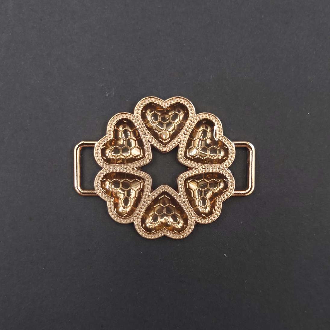 Hot-selling bestseller! High-end clothing decorative buttons, exquisite heart-shaped elements, DIY handcrafted materials for clothing accessory decorative buttons, enhancing your fashion taste details Picture